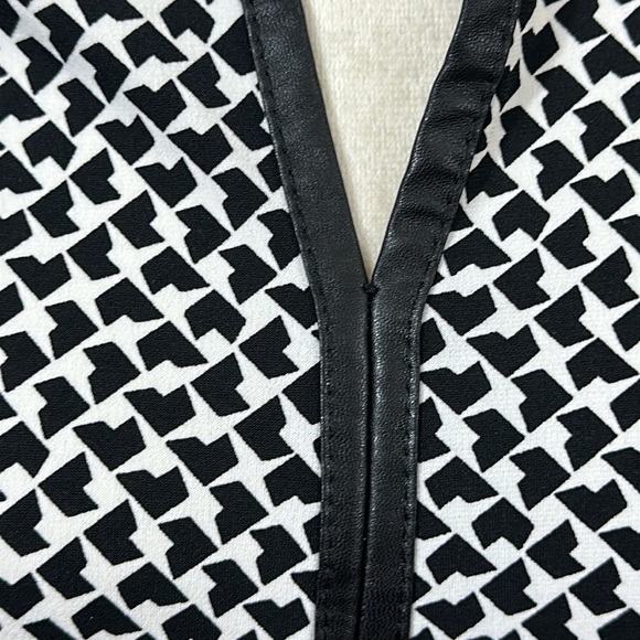 Liz Claiborne Blouse-6020 - Picture 3 of 7